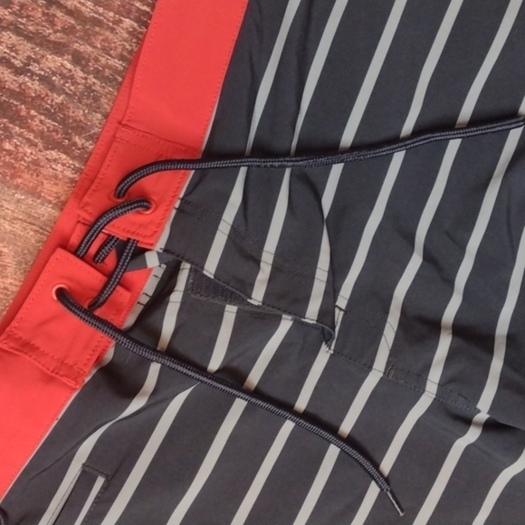 Duluth TRADING CO Duluth trading black gray red board shorts size 40 big & tall - Picture 2 of 4